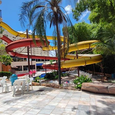 Golden Dolphin Gd - Suite 4 Adultos E 1 Crianca Ate 5 Anos Caldas Novas Buitenkant foto