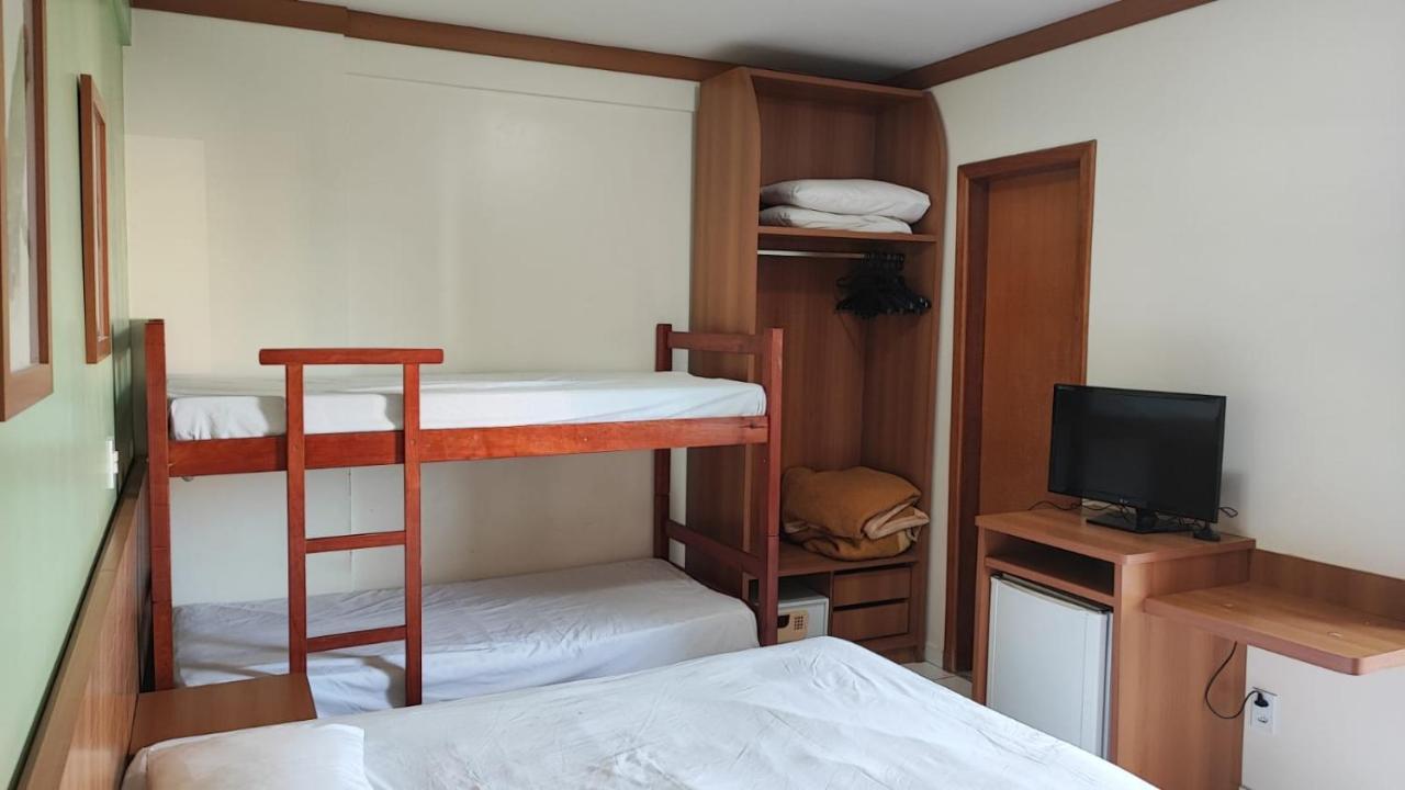 Golden Dolphin Gd - Suite 4 Adultos E 1 Crianca Ate 5 Anos Caldas Novas Buitenkant foto